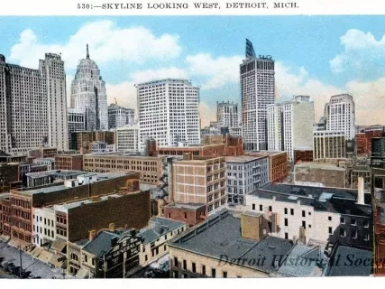 Postcard - 530: - Skyline Looking West, Detroit, Mich.